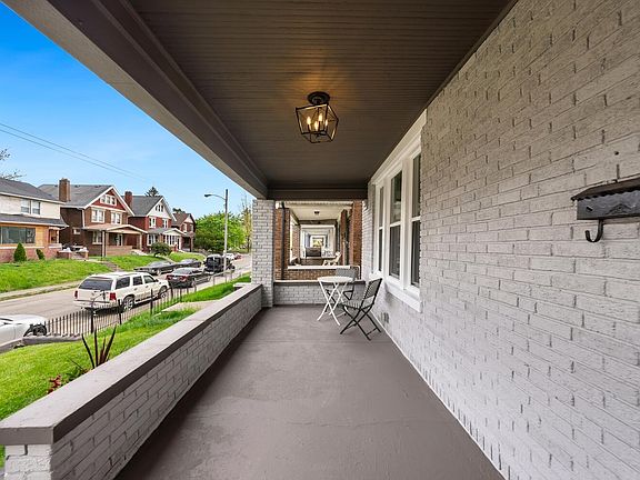 4th image of 981 Linwood Ave