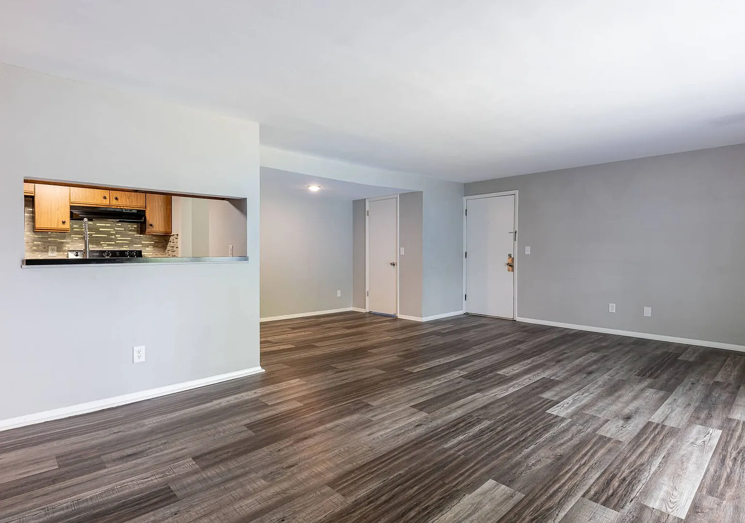 Flowerdale Apartments — Photo 3