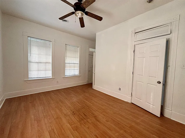 3410 Sealy St — Photo 12