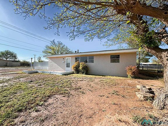 2nd image of 607 S Plaza Dr
