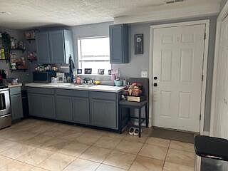 5th image of 2826 W Olive Street