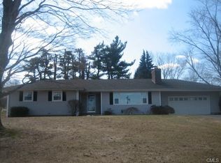 16 Governors Ln, Bethel, CT 06801