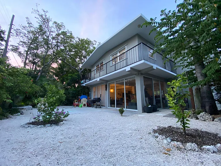 402 Coconut Dr — Photo 43