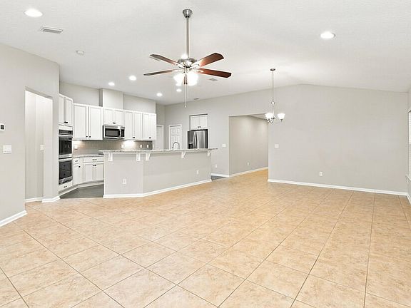 5th image of 76802 Timbercreek Blvd