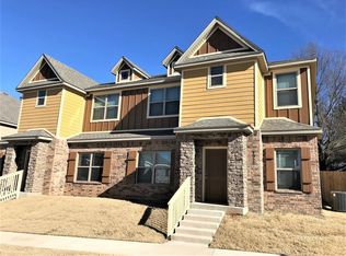 1322 N Corsica Dr, Fayetteville, AR 72704