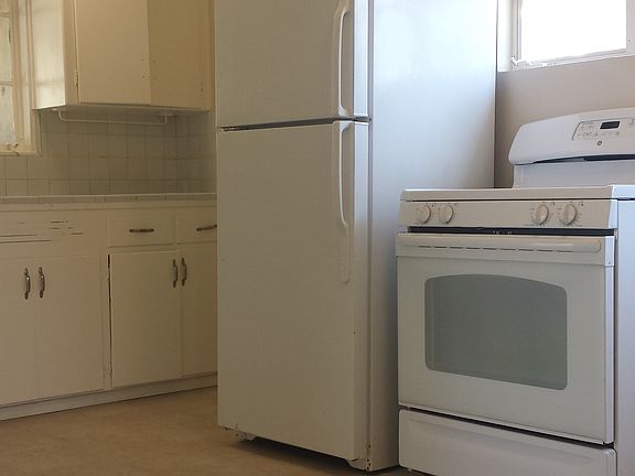 5th image of 1076 Eugene Ave