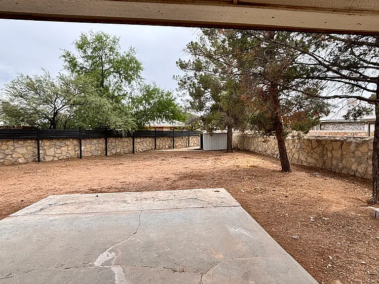 11608 Norman Montion Dr — Photo 32