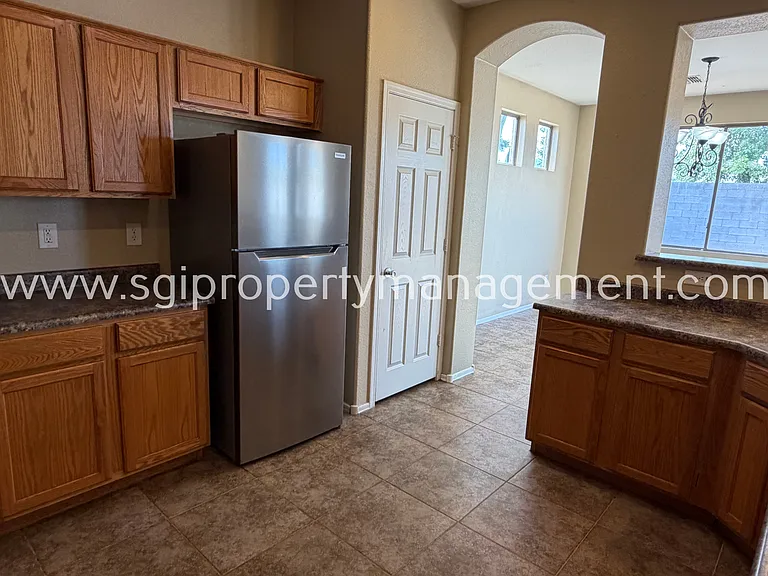 1541 W Saint Kateri Dr — Photo 5