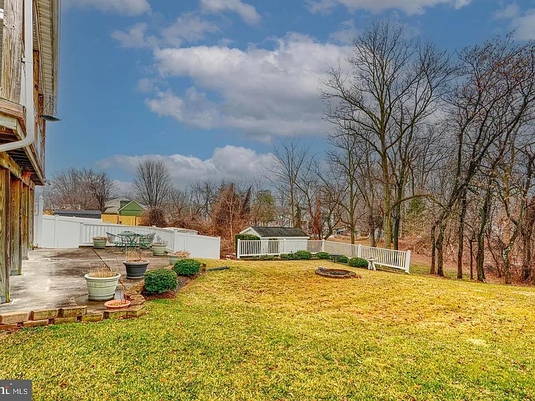 8908 Golden Tree Ln — Photo 29
