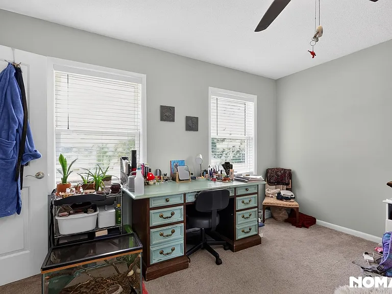 876 College Ave — Photo 16