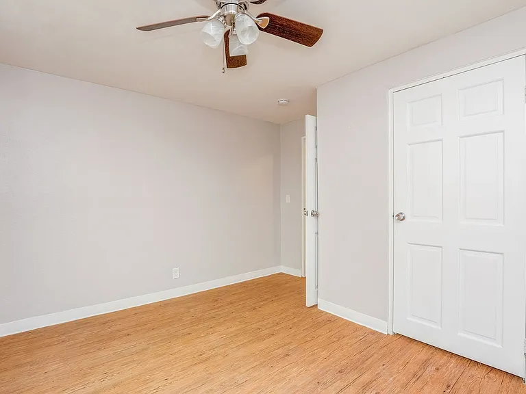 This Is The Perfect 1BR/1BA Beach Apartment Only Two Block From The Atlantic Ocean! — Photo 16