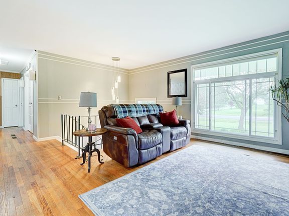 4th image of 496 Plank Rd