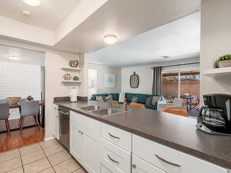 5114 S Dorsey Ln — Photo 13