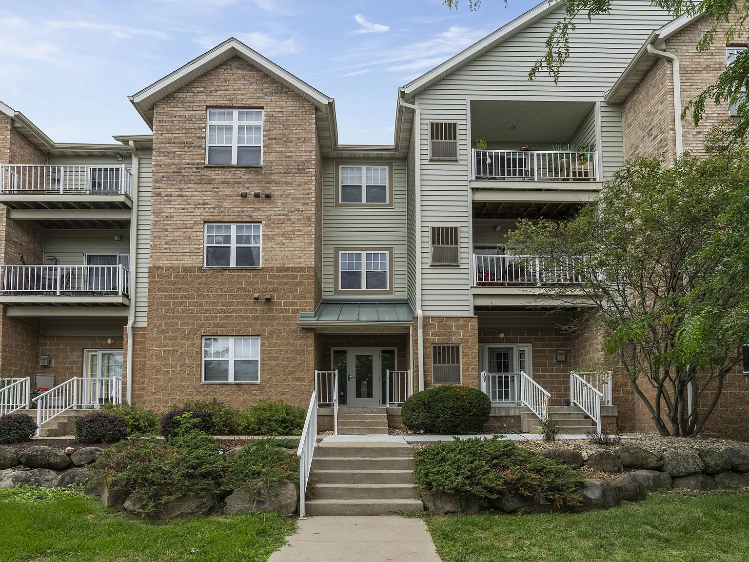 The Landmark at Hatchery Hill — Photo 3