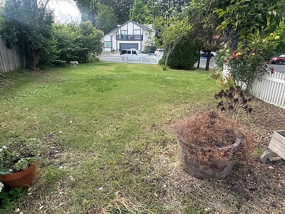 Fully fenced front yard