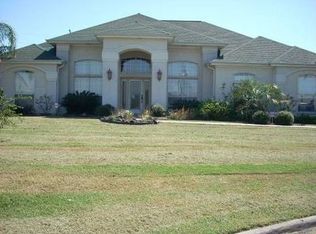 2302 Bayou Dr, Port Arthur, TX 77640