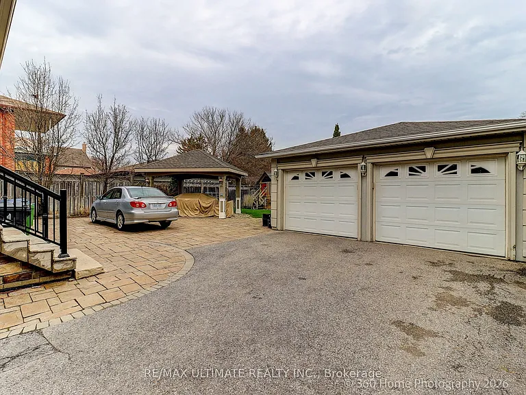 49 Gooderham Dr — Photo 18