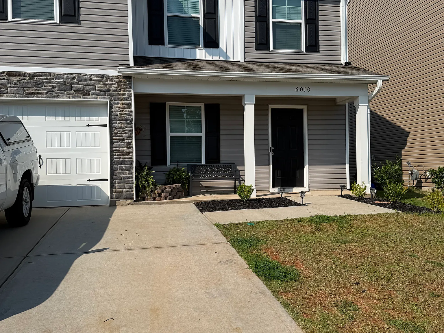 3 bed, 1686 sqft, $2,100 — Photo 2