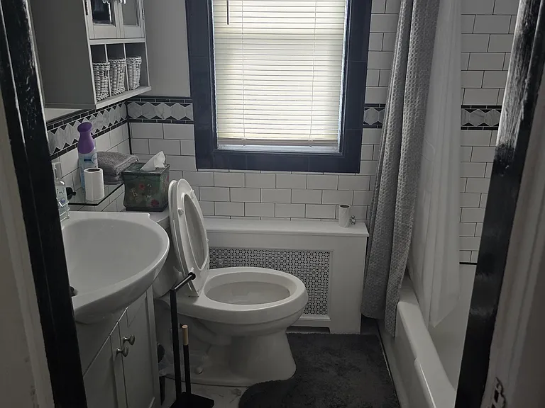 224 S Allen St — Photo 60