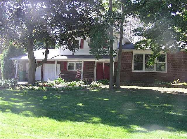 1st image of 82 Redwood Dr