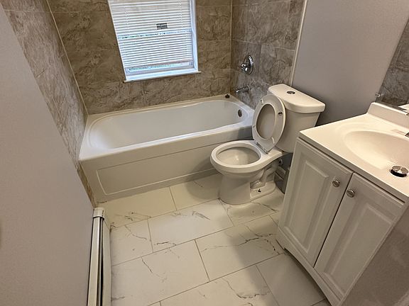 4th image of 8 Little Monument St #1