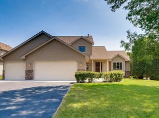 3720 Oxford Dr, Woodbury, MN 55125