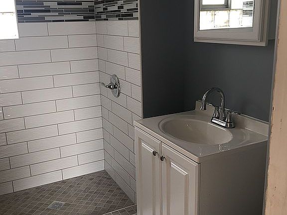 Bathroom 2nd floor