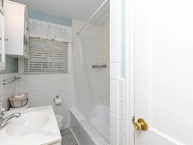 941 Evergreen Ave — Photo 32