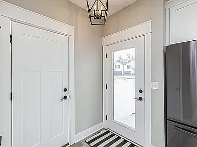 3 bed, 2.5 bath, 1450 sqft, $2,295 — Photo 3