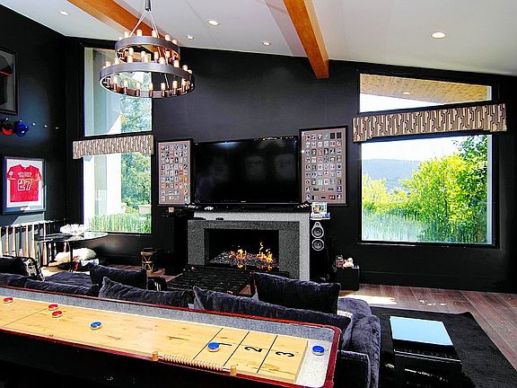 4th image of 4301 Coachman Cir
