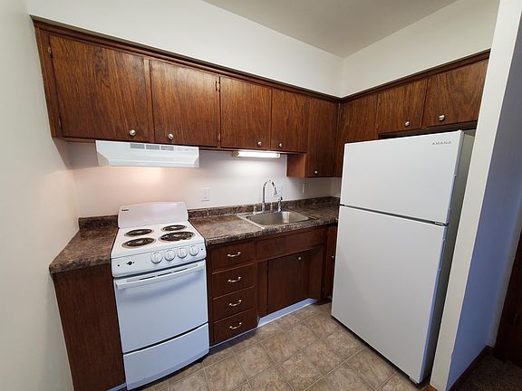 4th image of 321 Cedar Crest Dr APT 3