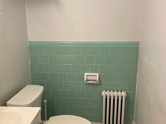 4th image of 469 Beacon St #B