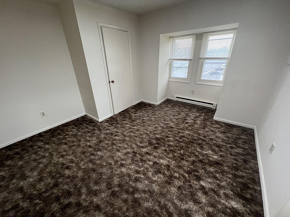 1st image of 3517 Walnut St APT 3