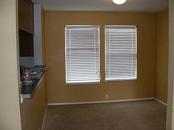 3rd image of 2513 Prospect Hill Dr