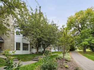 1611 W 21st Ave SW #3, Calgary, AB T2T0M9