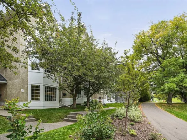 1611 W 21st Ave SW #3, Calgary, AB T2T 0M9