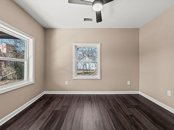 5th image of 401 Baltimore Road