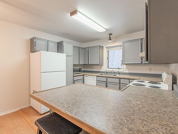 3rd image of 3445 Jeremy Ln