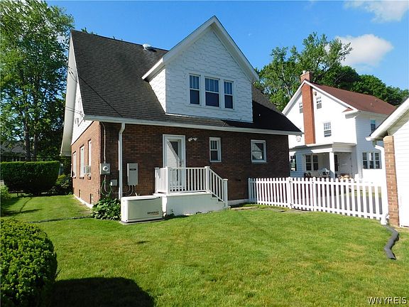 5th image of 559 Willow St