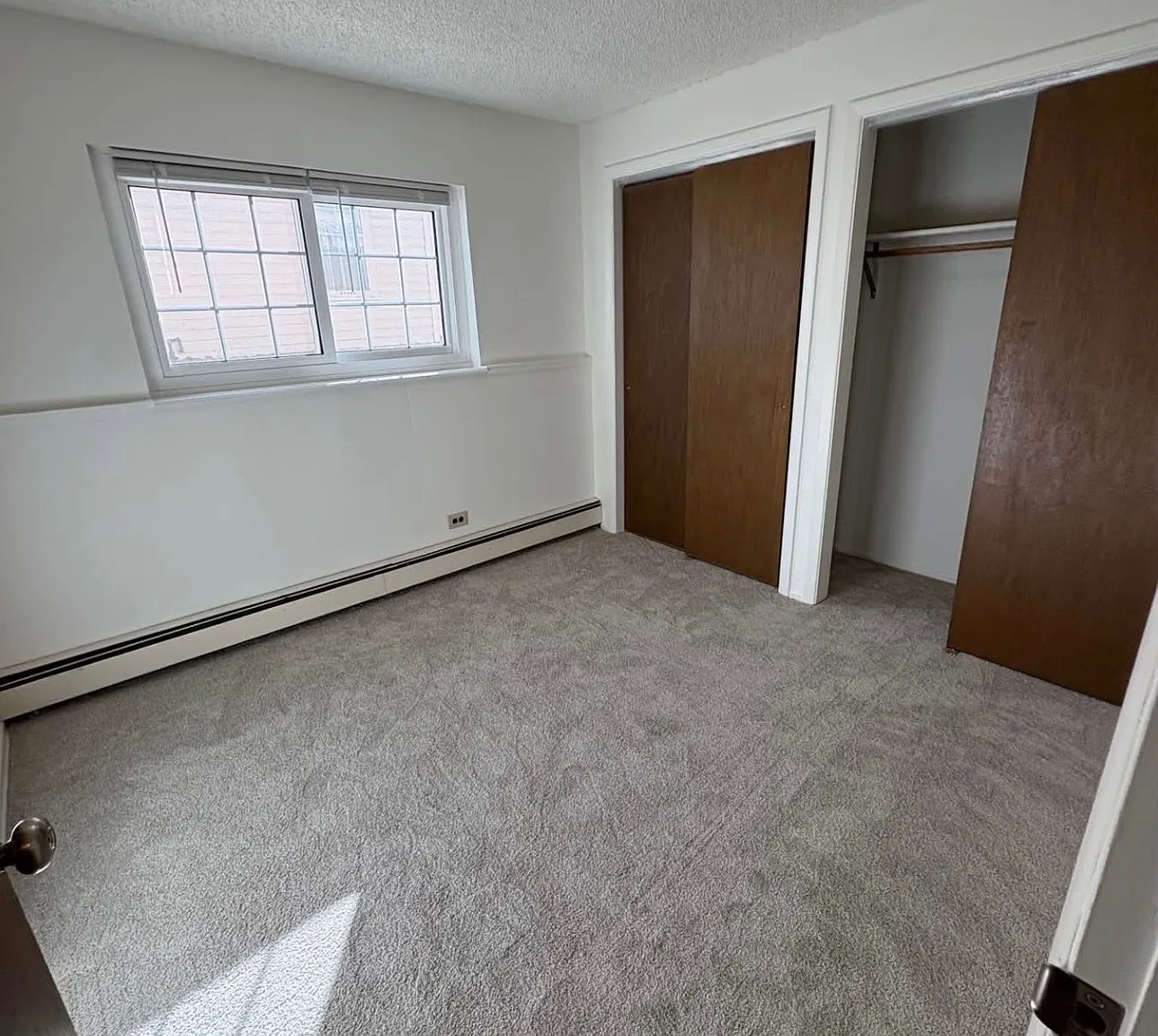 2 bed, 1000 sqft, $1,435 — Photo 4