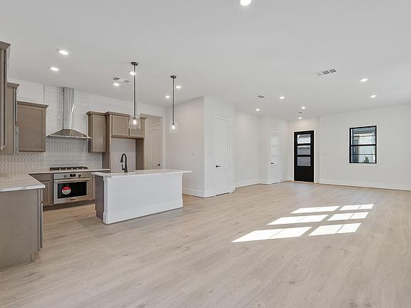 3rd image of 12035 Royal Oaks Banner Way