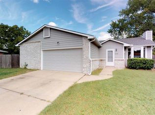 2436 N Ridgewood Ct, Wichita, KS 67220