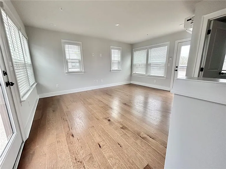 1038 Burnside Pl NW — Photo 25