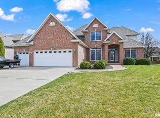 2616 Dickens Dr, Springfield, IL 62711