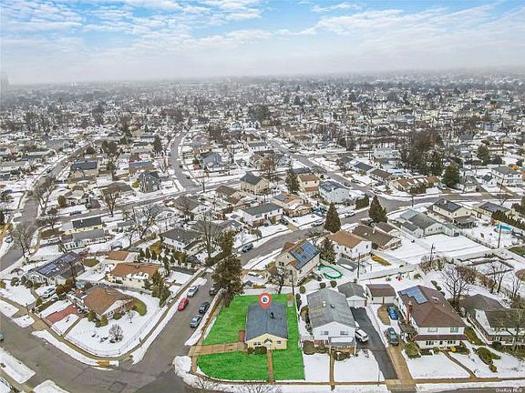 4th image of 2596 Woods Ave