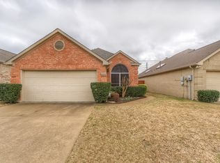 2222 Walnut Grove Ln, Garland, TX 75044