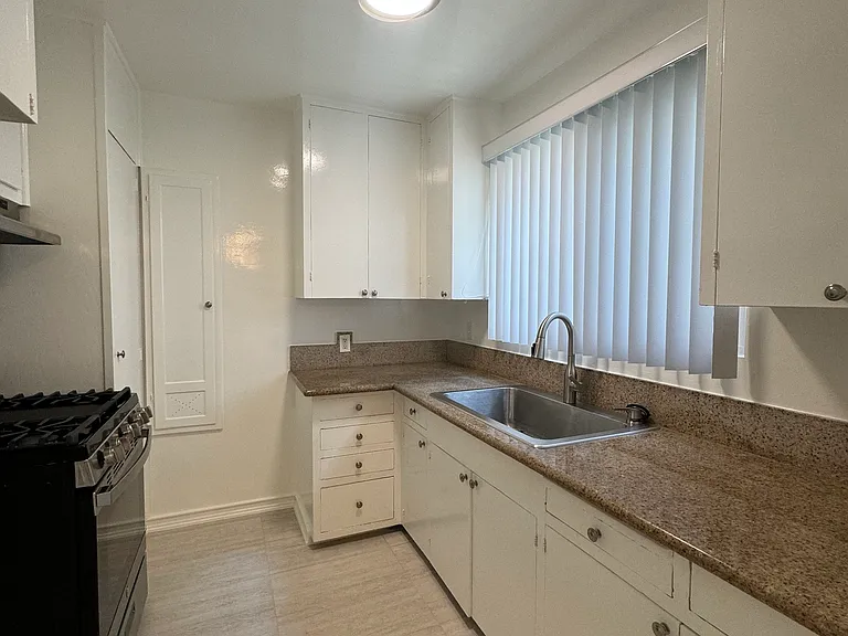 1792 Grevelia St #1792 — Photo 10