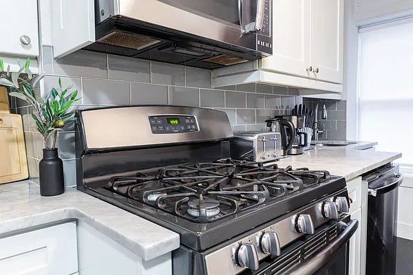 Rented by Finest Furnished LLC | media 36