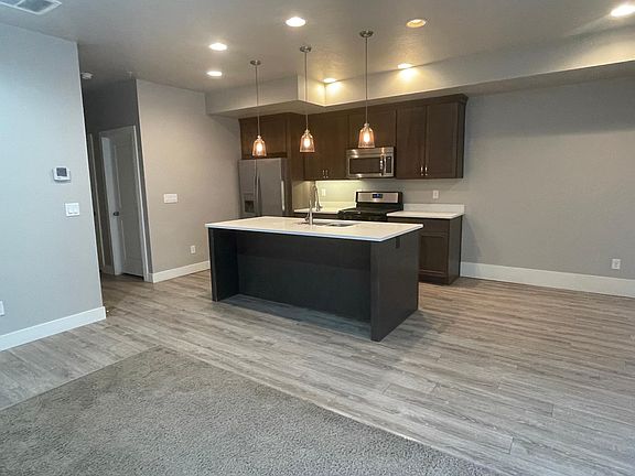 2nd image of 3871 S Lemmon Ln