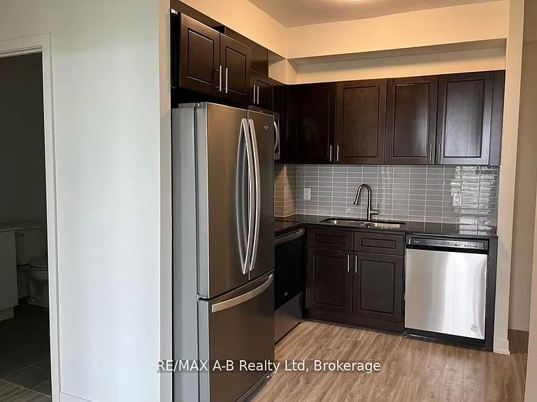 128 King St N #1411 — Photo 3